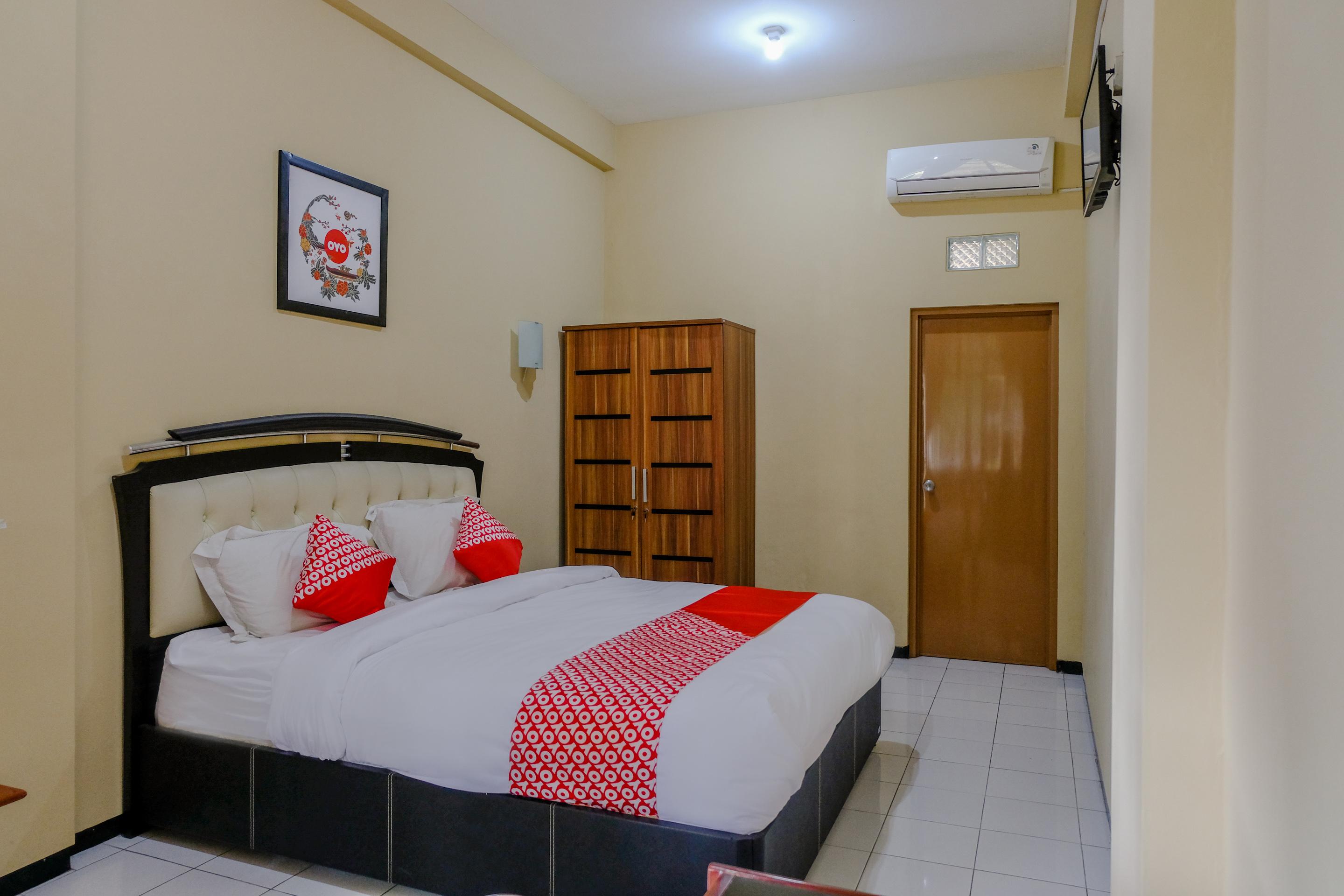 Oyo 1342 Uniga Malang Family Residence Exterior foto